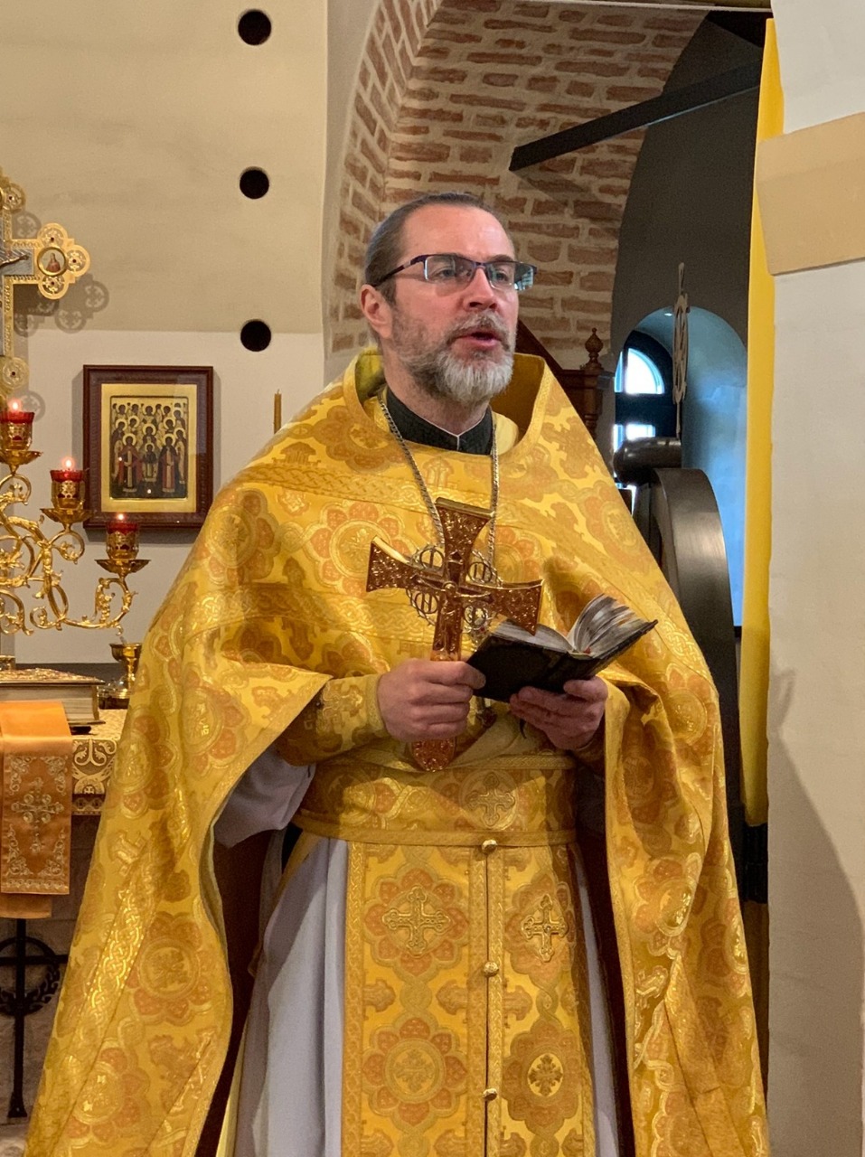 Наш настоятель Никольского храма