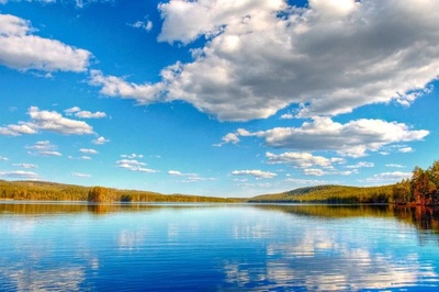 А вокруг всё голубое...