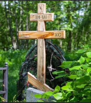 На кладбище