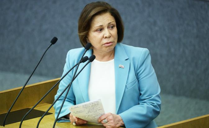 Обиженная Роднина отвечает с трибуны Думы