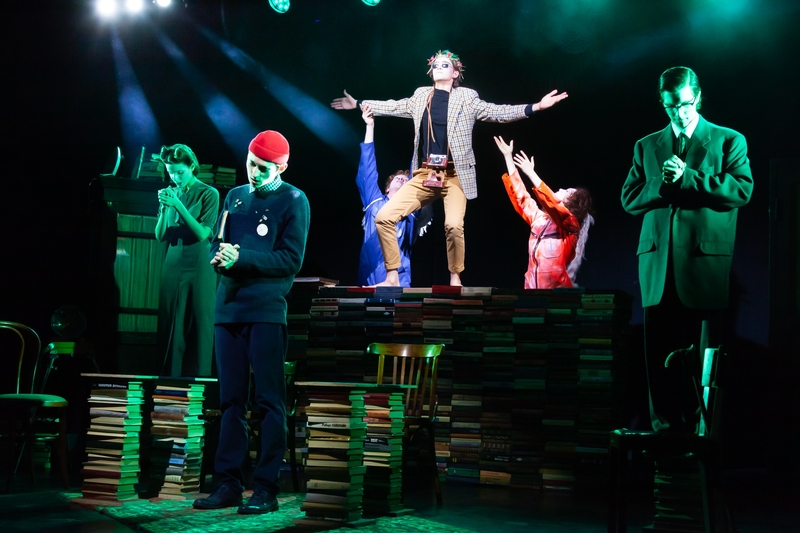 Добрый властитель быков. Театр Шалом