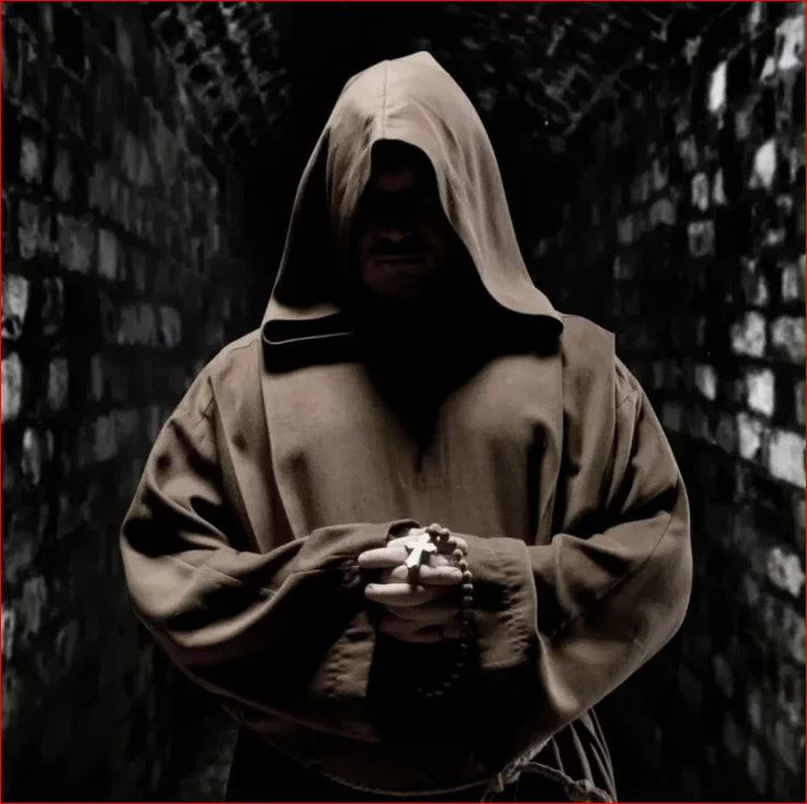 Улыбка Незнакомца Суд Снежки