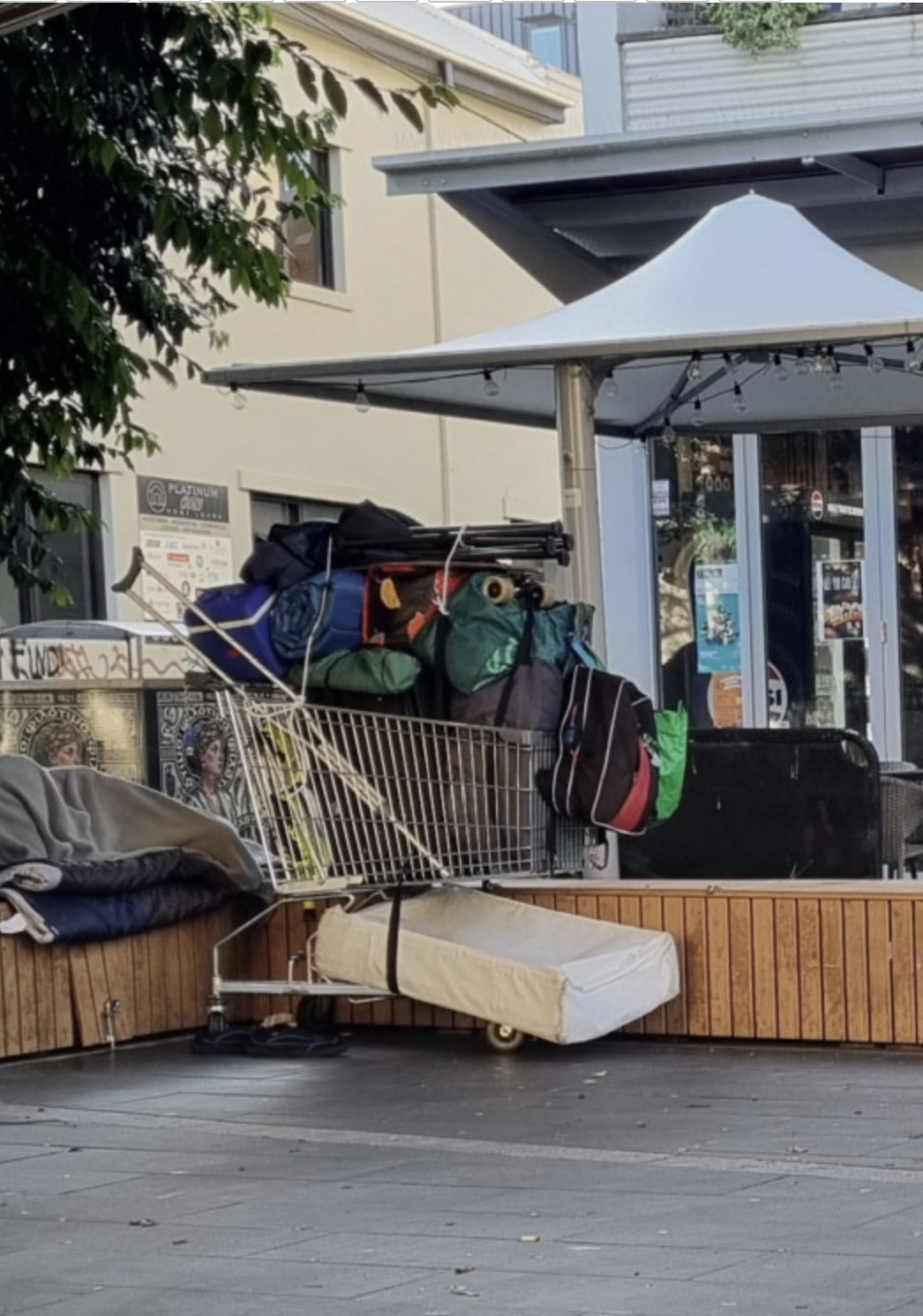 Выбралась я в люди!