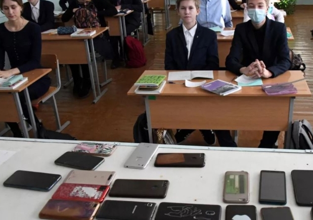 Запрет смартфонов в школах как анахронизм