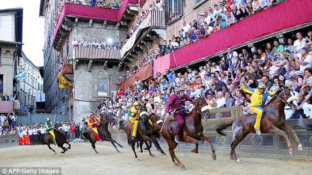 Италия Сиена часть3 о Палио и жакеях