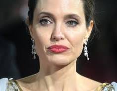 Анжелина Джоли