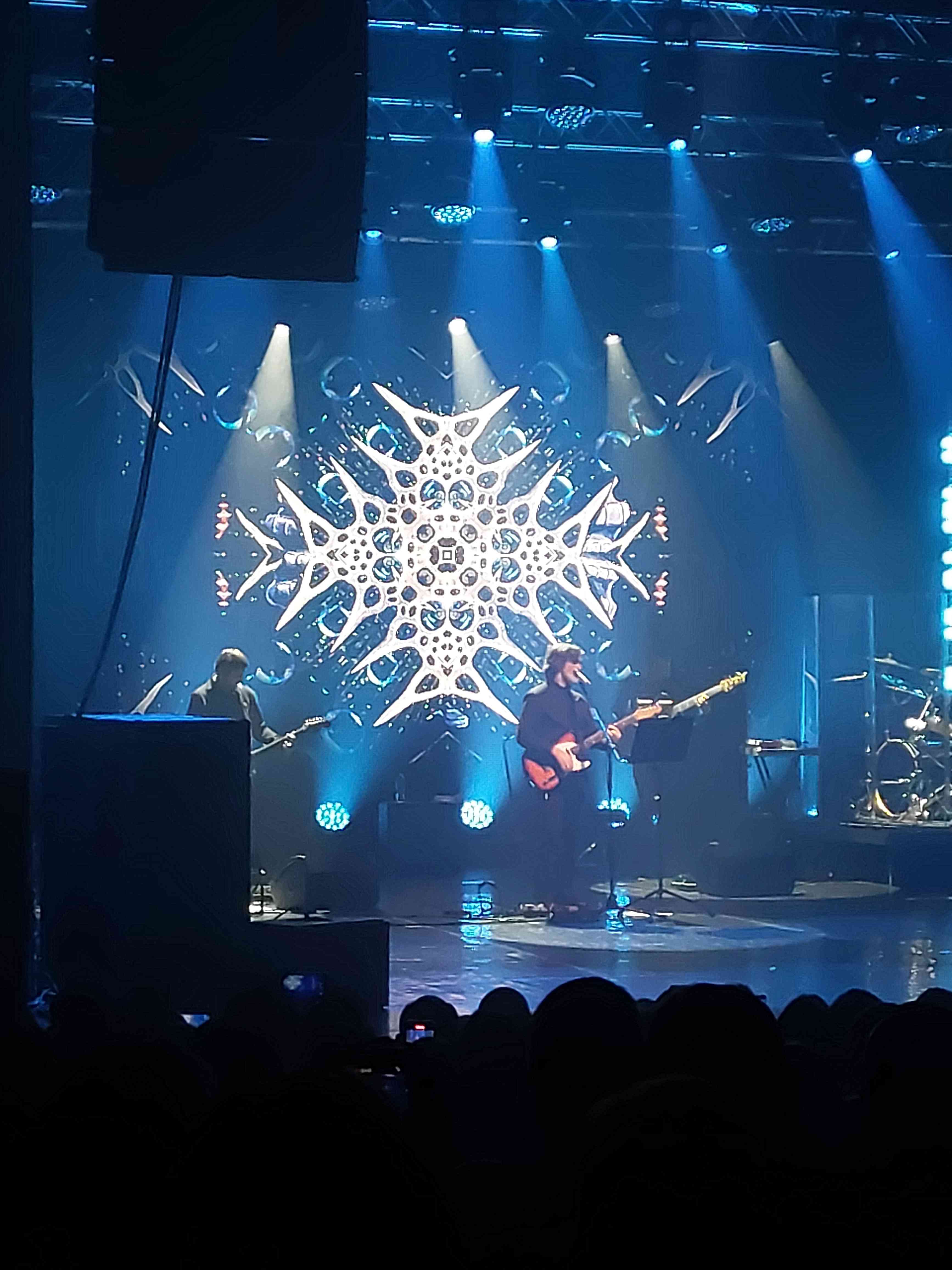 На концерте Вячеслава Бутусова в ДК им. Окунева