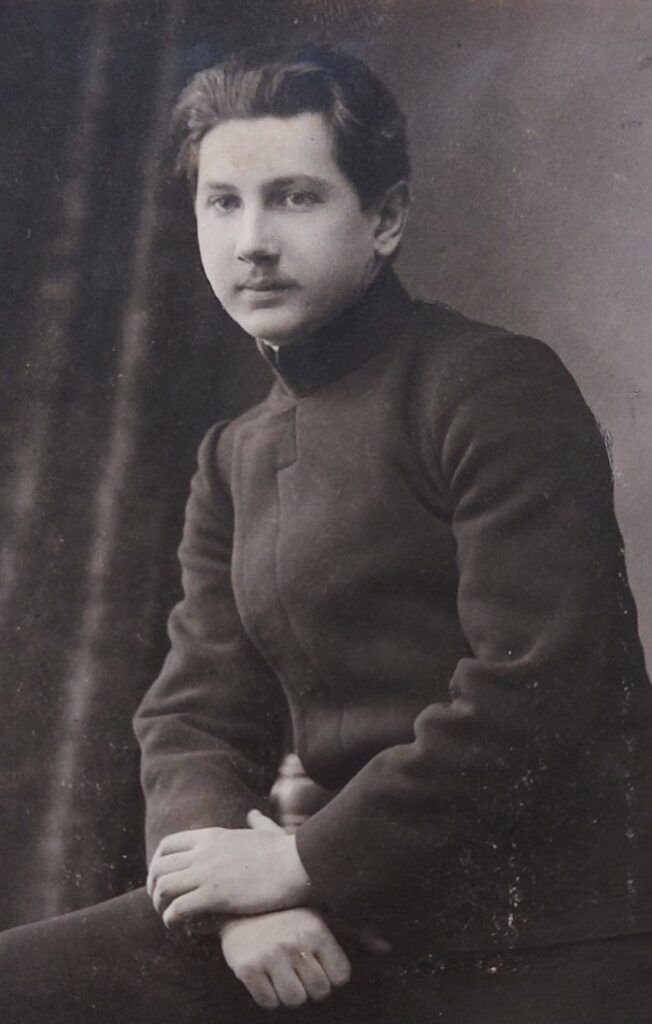 Поэт Георгий Рыбинцев