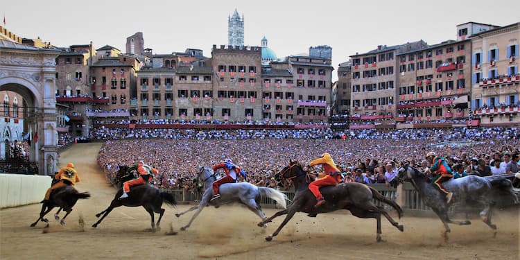 Италия Сиена часть 4 Палио скачки