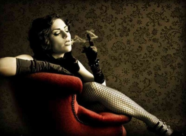 Почему, сударыня, не спите?