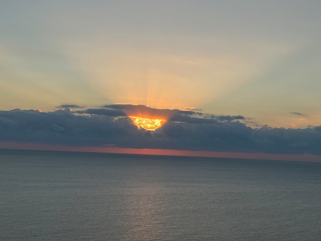 Ты недоступная как звездa - Триолет