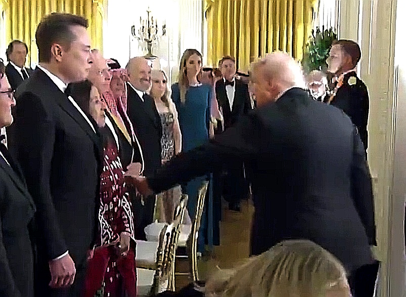 Трамп проверил Маска лично на наличие гранаты