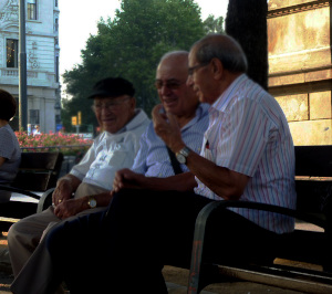 На лавочке у подъезда. ч. 34