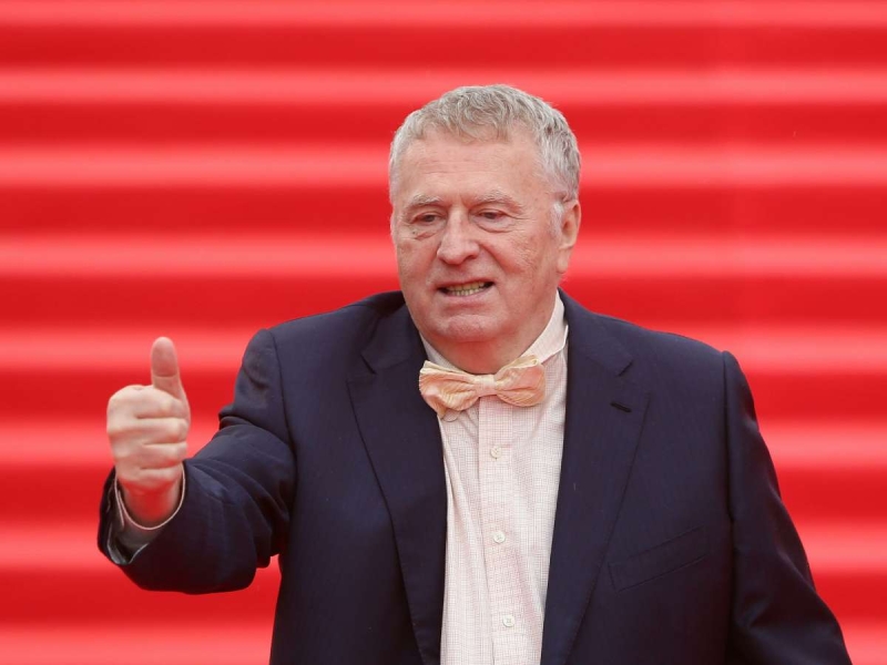 Да, я-шут!.. Ну и что же?..