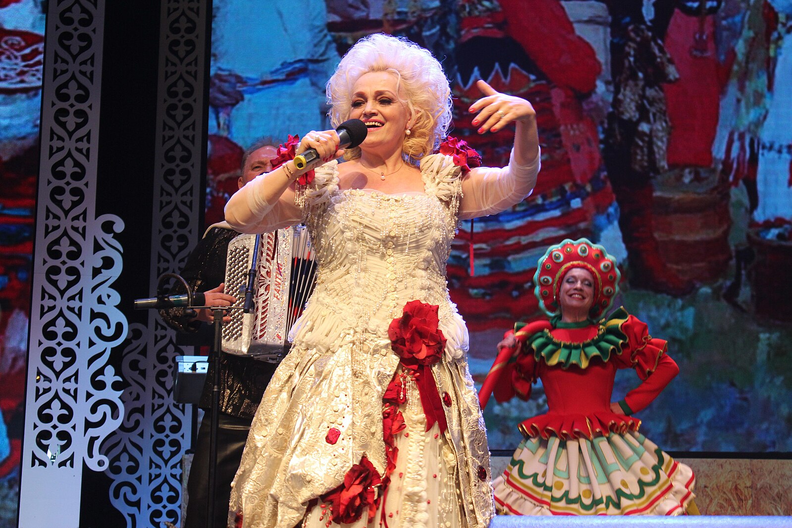 Надежда Кадышева поёт!